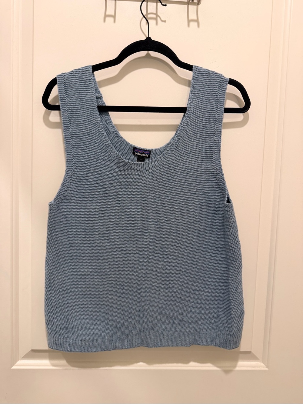Patagonia Organic Cotton Spring Sweater Tank Size S
Blue Knit